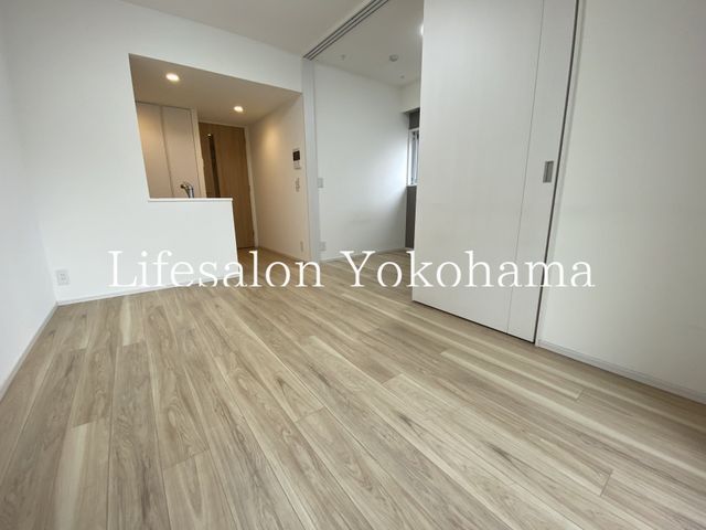 �y���ԁE���r���O�z�@