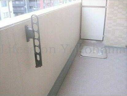 yoRj[z@
