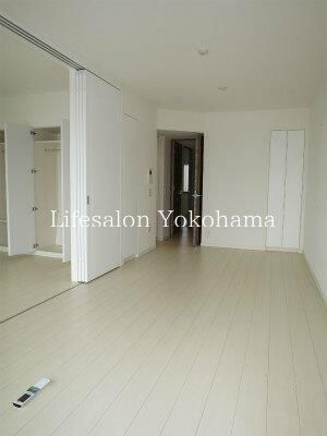 �y���ԁE���r���O�z�@