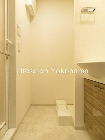 �y���̑������E�X�y�[�X�z�@