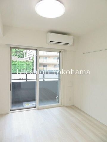 �y���ԁE���r���O�z�@