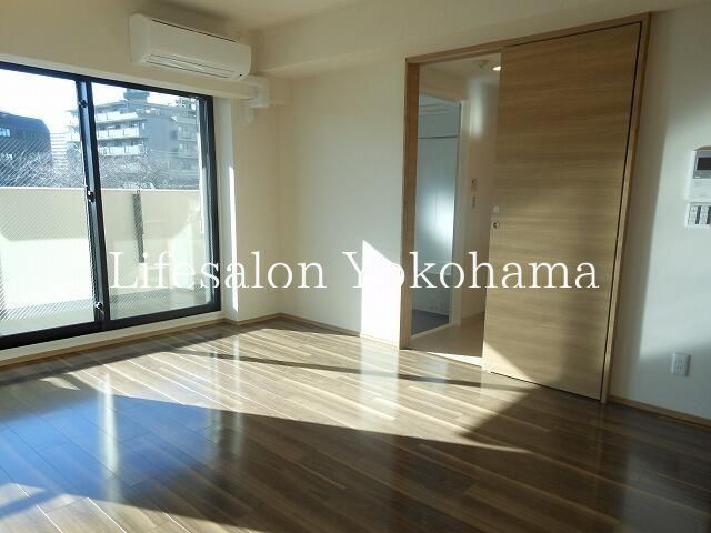 �y���ԁE���r���O�z�@