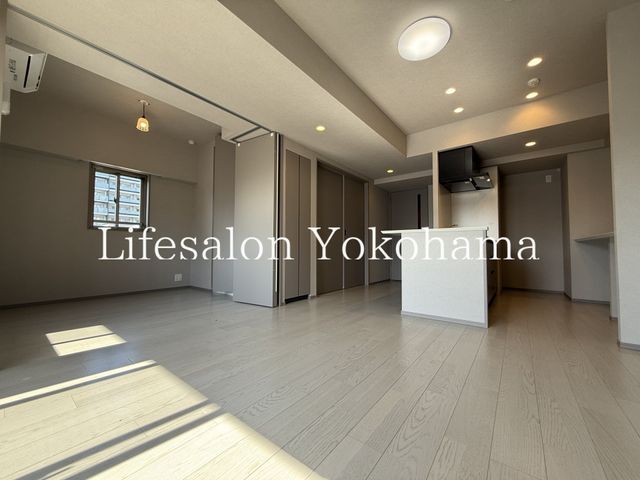 �y�����E���r���O�z�@