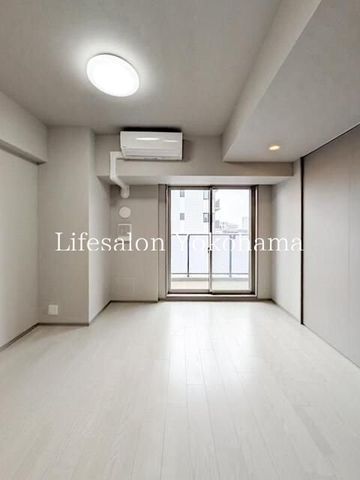 �y���ԁE���r���O�z�@