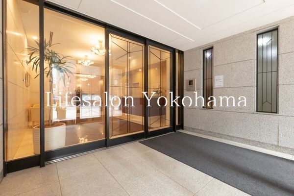 �y�G���g�����X�z�@