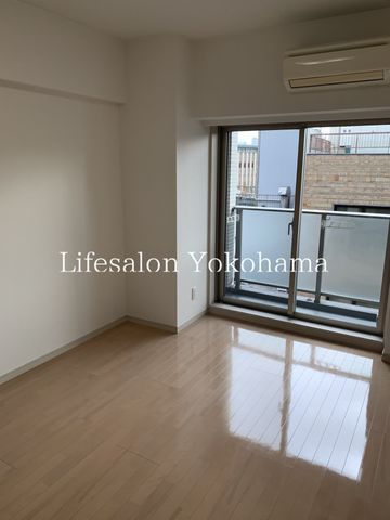 �y�����E���r���O�z�@