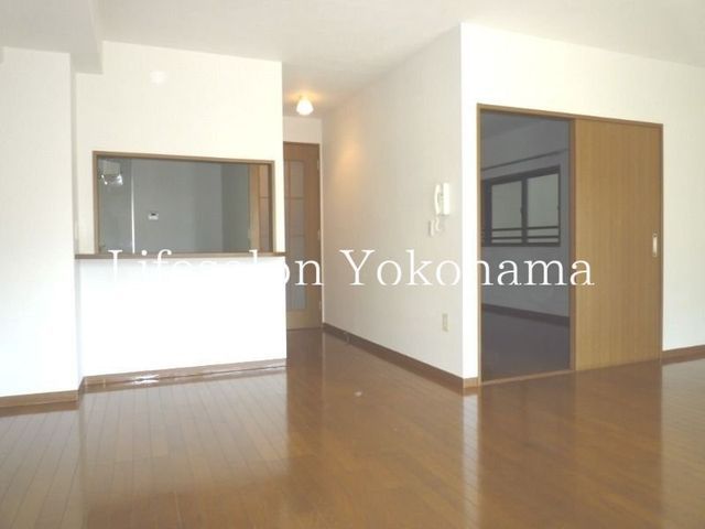 �y�����E���r���O�z�@