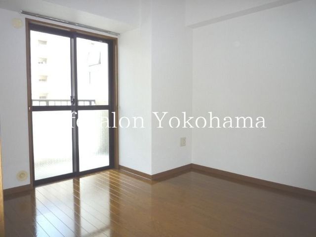 �y���ԁE���r���O�z�@