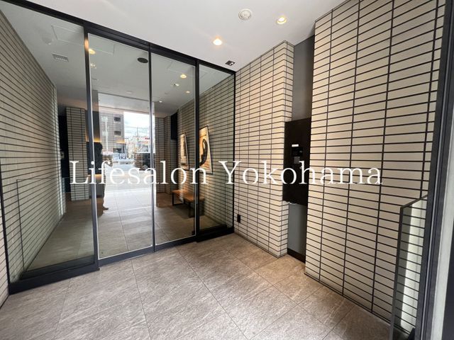 �y�G���g�����X�z�@