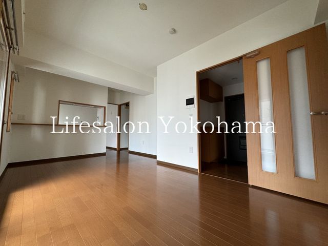 yԁErOz@rO/