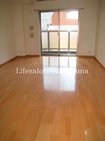 �y���ԁE���r���O�z�@