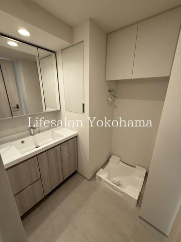 �y���ʏ��z�@�ݔ�