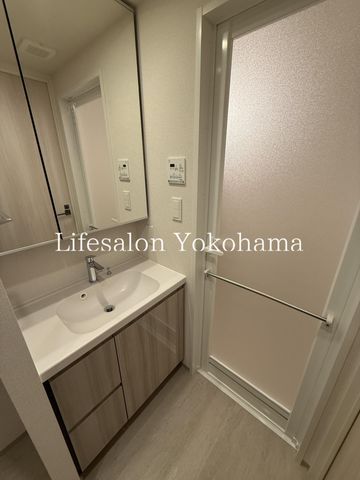 �y���ʏ��z�@�ݔ�