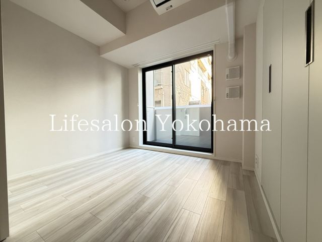 �y���̑������E�X�y�[�X�z�@���r���O/����