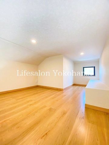 �y�����E���r���O�z�@