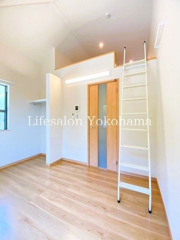 �y���ԁE���r���O�z�@