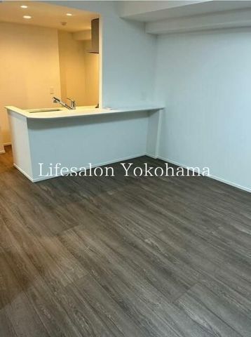 �y���ԁE���r���O�z�@