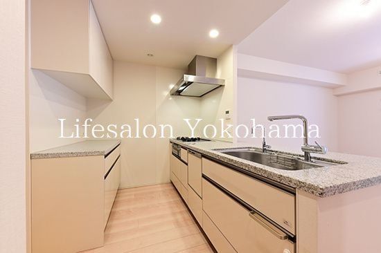 �y�L�b�`���z�@