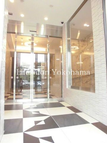 �y�G���g�����X�z�@