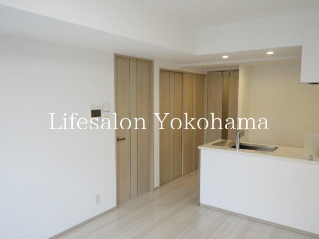 �y���ԁE���r���O�z�@