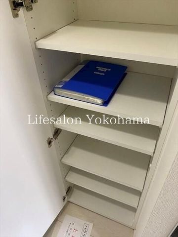 y[z@