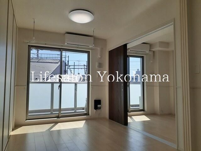 �y���ԁE���r���O�z�@