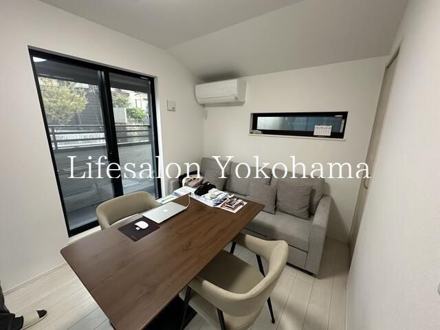 �y���ԁE���r���O�z�@