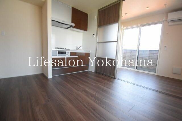 �y�����E���r���O�z�@