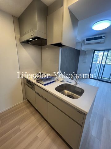 �y�L�b�`���z�@�ݔ�