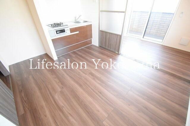 �y���ԁE���r���O�z�@