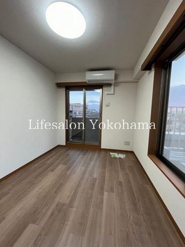 �y���ԁE���r���O�z�@