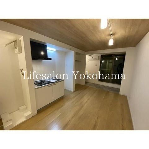 �y���ԁE���r���O�z�@