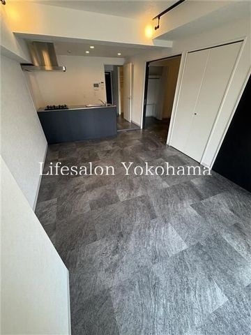 �y�����E���r���O�z�@