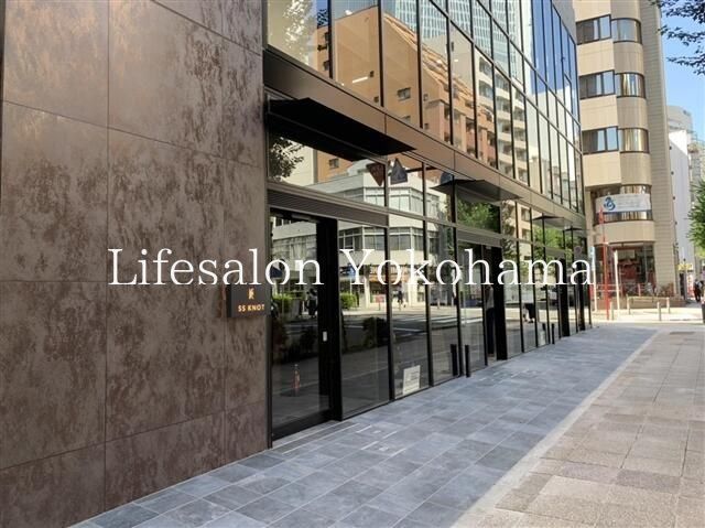 �y�G���g�����X�z�@