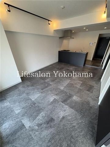 �y���ԁE���r���O�z�@