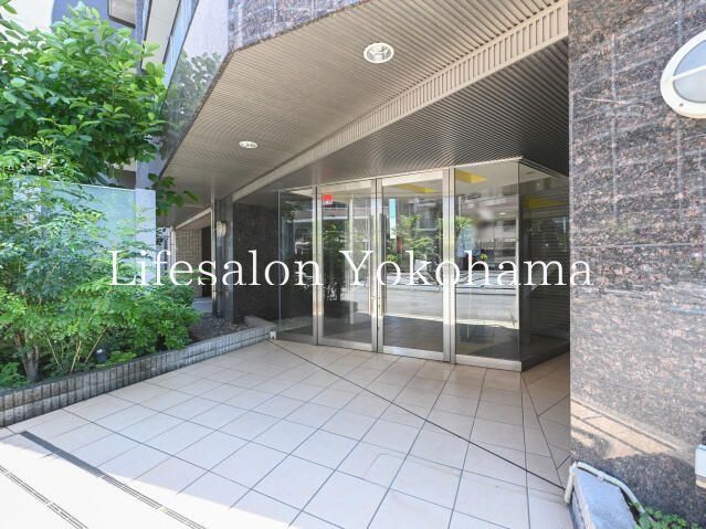 �y�G���g�����X�z�@