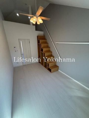 �y���ԁE���r���O�z�@