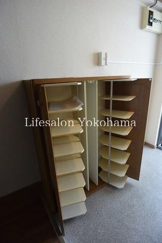 y[z@