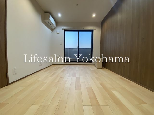 �y�����E���r���O�z�@