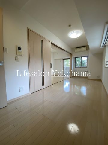 �y�����E���r���O�z�@