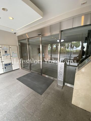 �y�G���g�����X�z�@