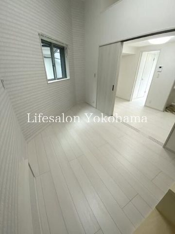 �y���ԁE���r���O�z�@