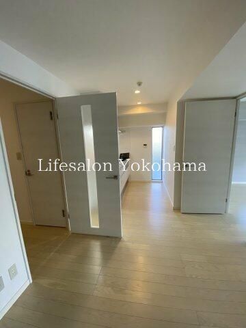 �y�����E���r���O�z�@