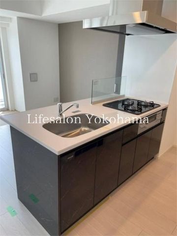 yLb`z@