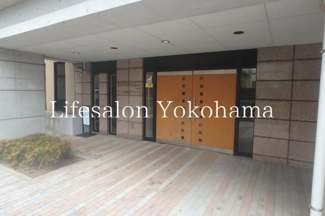 �y�G���g�����X�z�@