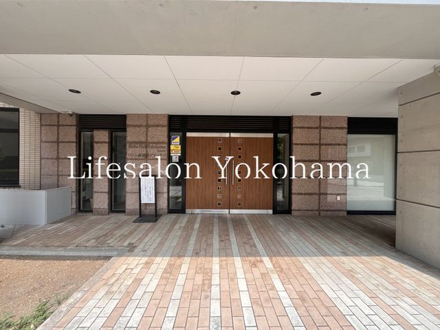 �y�G���g�����X�z�@