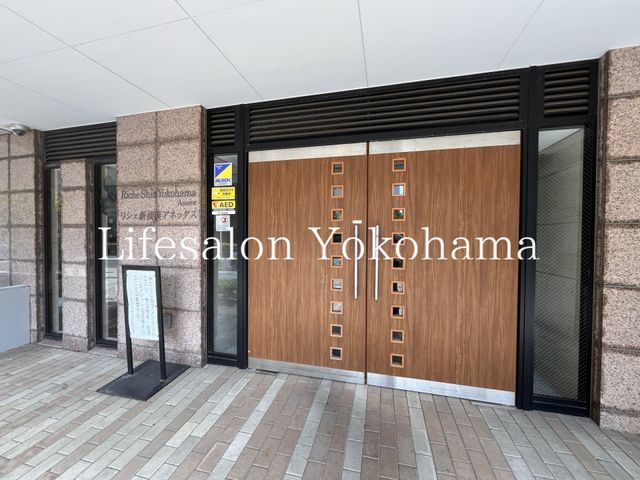 �y�G���g�����X�z�@