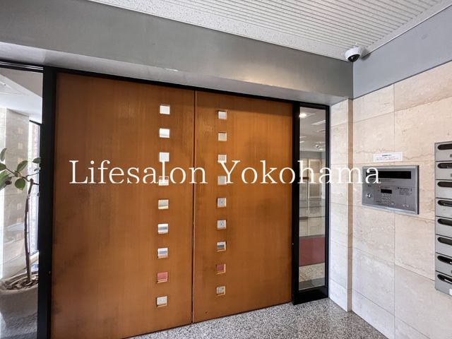 �y�G���g�����X�z�@