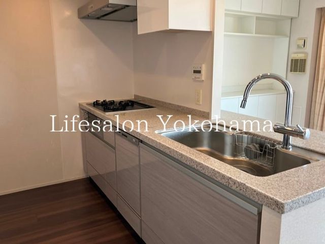 �y�L�b�`���z�@