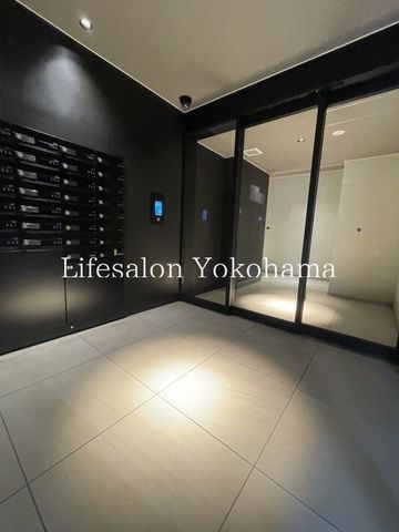 �y�G���g�����X�z�@